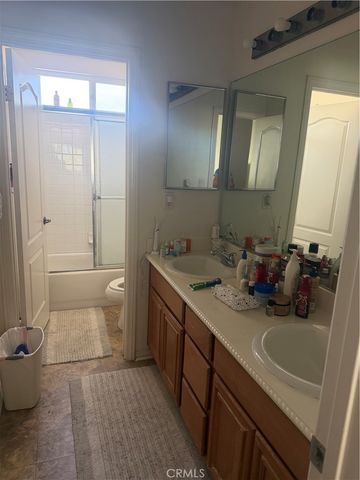 28512 Meadow Heights Court, Canyon Country, CA 91387