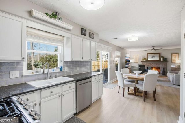 12140 Greenmont Walk, Alpharetta, GA 30009