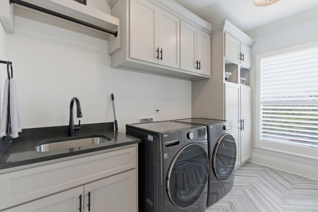3608D West End Ave, Nashville, TN 37205