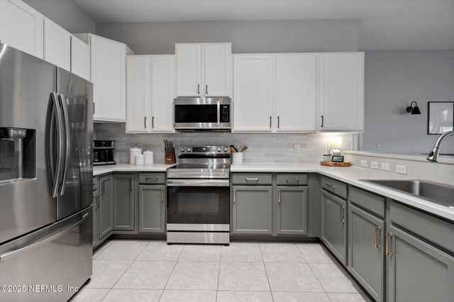 1548 HARVEST COVE Drive, Middleburg, FL 32068