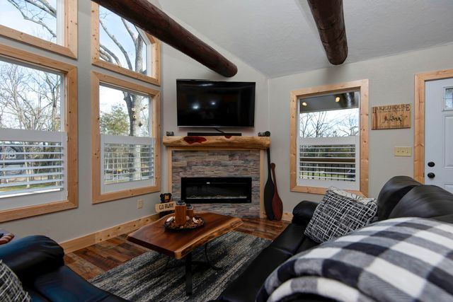 22946 Dalton Drive, Shell Knob, MO 65747