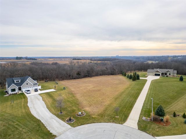 4922 Cedar Lane, Winterset, IA 50273