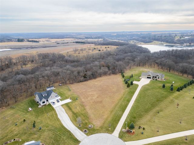 4922 Cedar Lane, Winterset, IA 50273