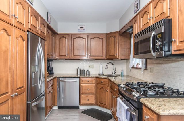 3954 ROWENA DR, Philadelphia, PA 19114