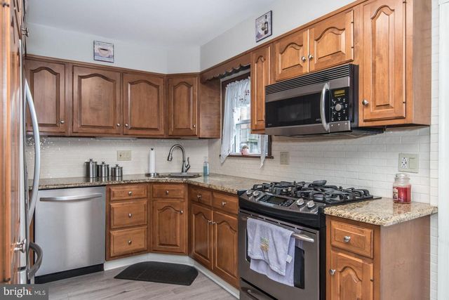 3954 ROWENA DR, Philadelphia, PA 19114