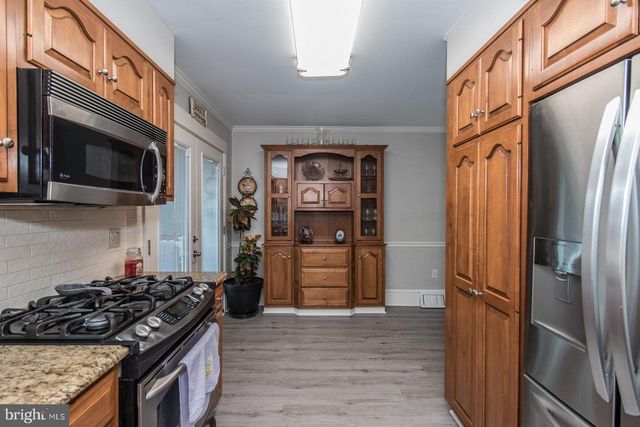 3954 ROWENA DR, Philadelphia, PA 19114