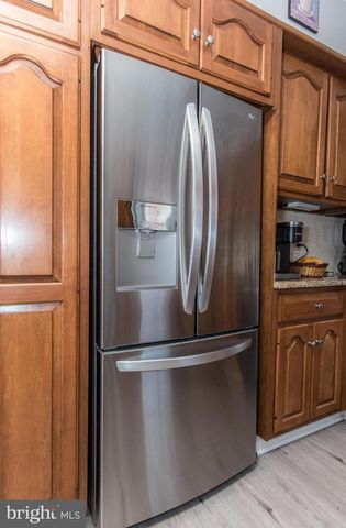 3954 ROWENA DR, Philadelphia, PA 19114