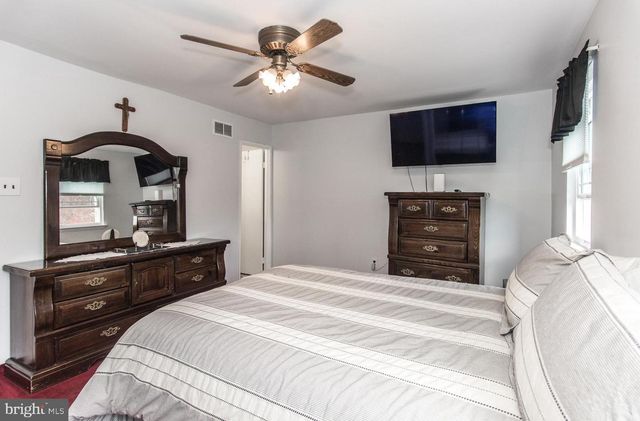 3954 ROWENA DR, Philadelphia, PA 19114