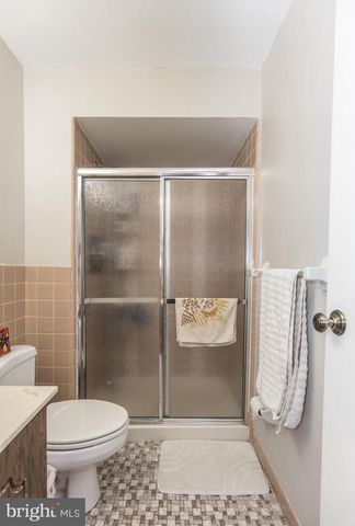 3954 ROWENA DR, Philadelphia, PA 19114