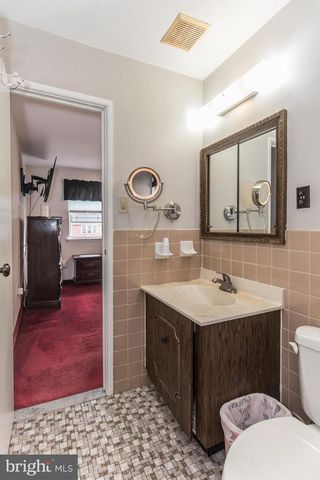 3954 ROWENA DR, Philadelphia, PA 19114