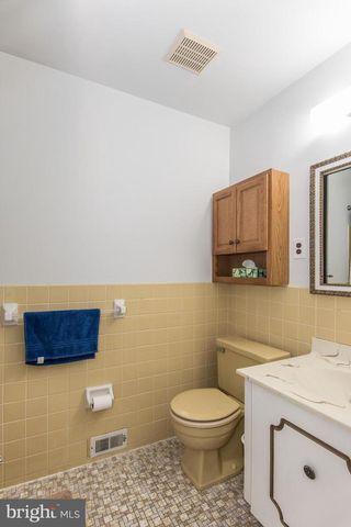 3954 ROWENA DR, Philadelphia, PA 19114