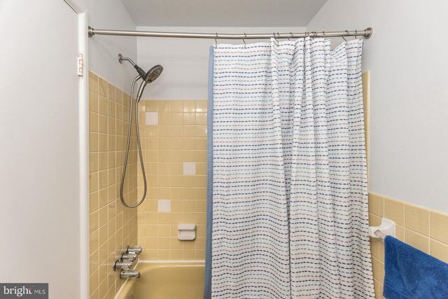 3954 ROWENA DR, Philadelphia, PA 19114