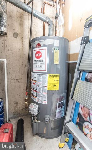 3954 ROWENA DR, Philadelphia, PA 19114