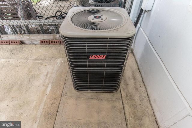 3954 ROWENA DR, Philadelphia, PA 19114