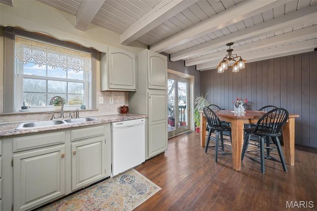 28417 Meadowbrook Estate, Warrenton, MO 63383