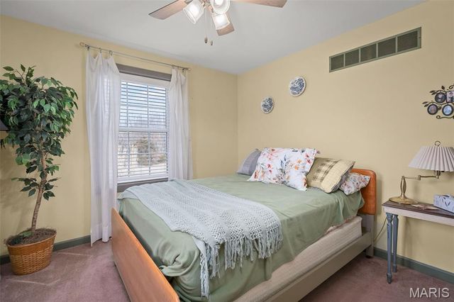 28417 Meadowbrook Estate, Warrenton, MO 63383