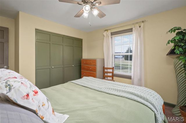 28417 Meadowbrook Estate, Warrenton, MO 63383