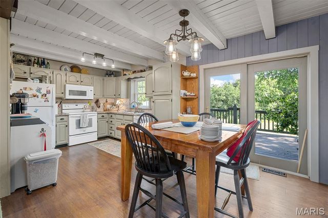 28417 Meadowbrook Estate, Warrenton, MO 63383