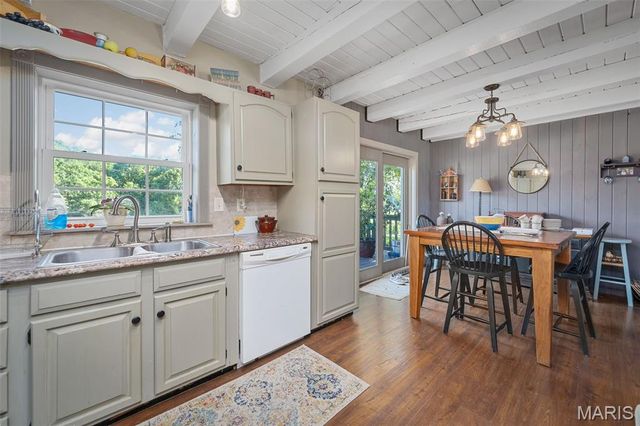 28417 Meadowbrook Estate, Warrenton, MO 63383