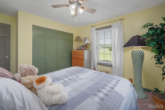 28417 Meadowbrook Estate, Warrenton, MO 63383