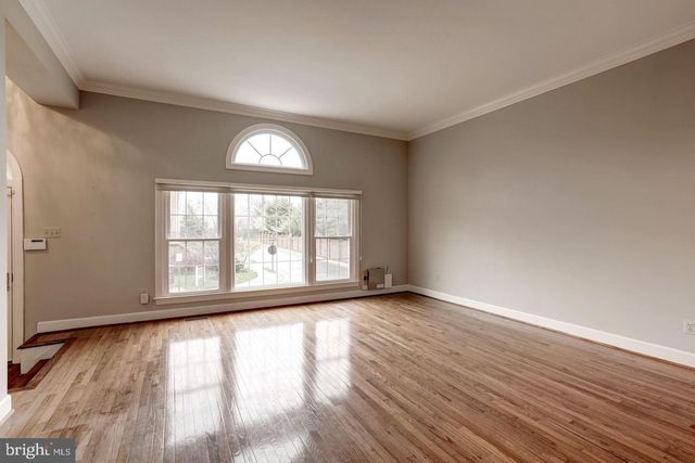 8503 WESTOWN WAY, Vienna, VA 22182