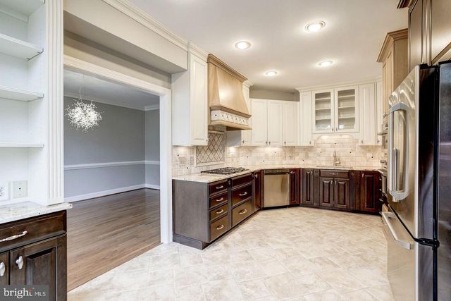 8503 WESTOWN WAY, Vienna, VA 22182