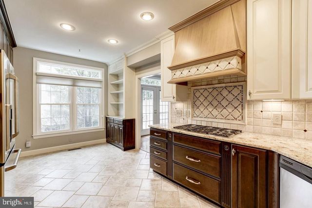 8503 WESTOWN WAY, Vienna, VA 22182