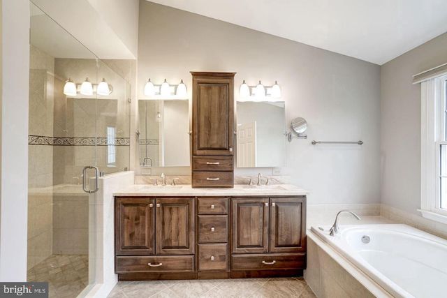 8503 WESTOWN WAY, Vienna, VA 22182