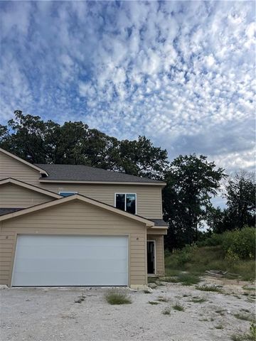 828 Highland Drive, Edwardsville, KS 66111