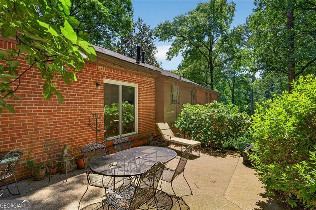 2160 Jay Lane SE, Smyrna, GA 30080