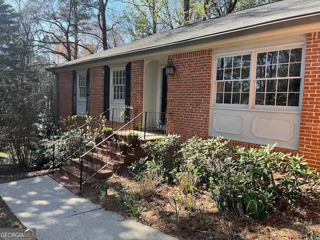 2160 Jay Lane SE, Smyrna, GA 30080