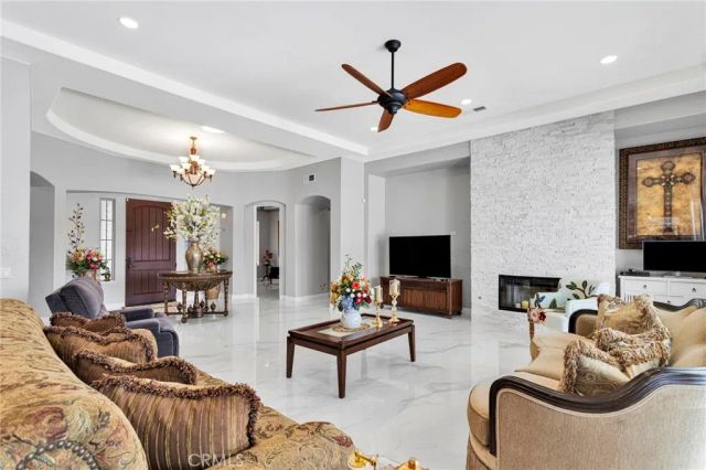 19277 Stratford Way, Apple Valley, CA 92308