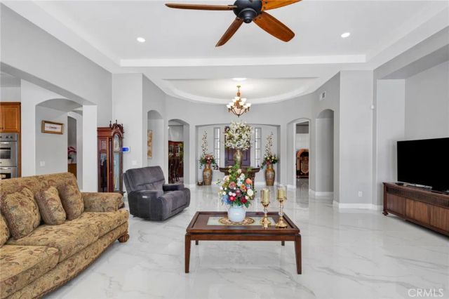 19277 Stratford Way, Apple Valley, CA 92308