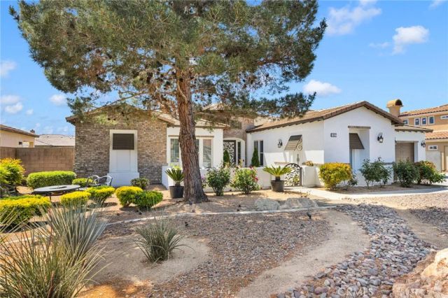 19277 Stratford Way, Apple Valley, CA 92308