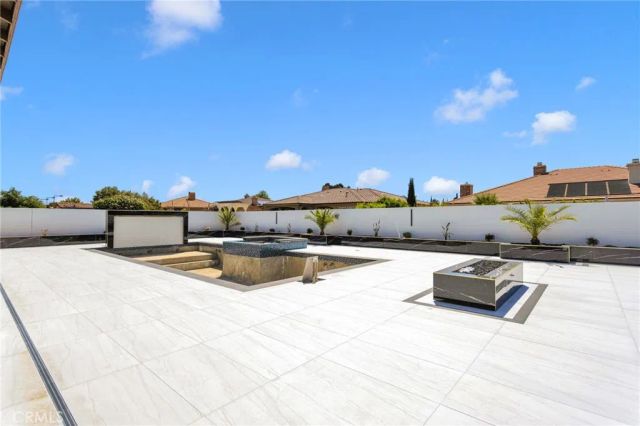 19277 Stratford Way, Apple Valley, CA 92308