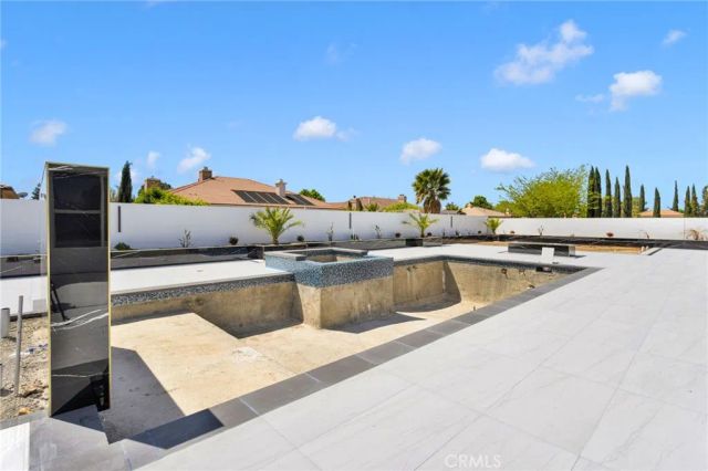 19277 Stratford Way, Apple Valley, CA 92308