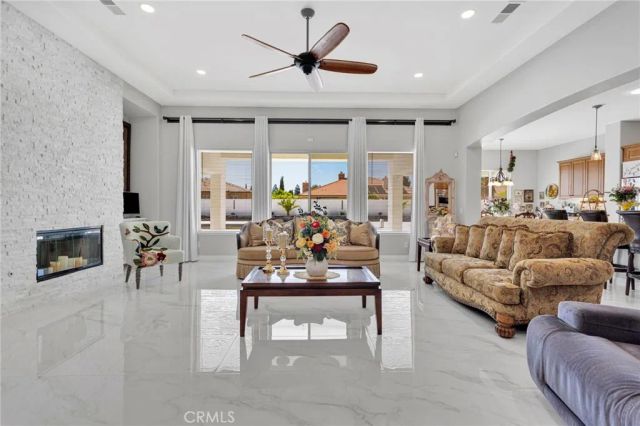 19277 Stratford Way, Apple Valley, CA 92308