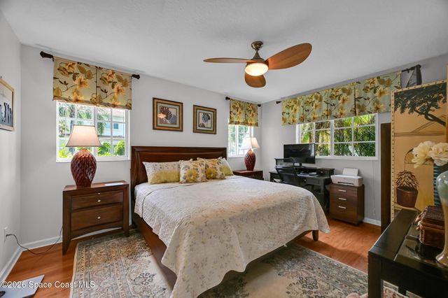 568 7th Square 101, Vero Beach, FL 32962