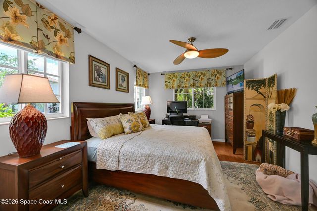 568 7th Square 101, Vero Beach, FL 32962