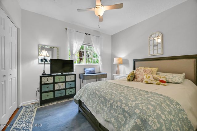 568 7th Square 101, Vero Beach, FL 32962