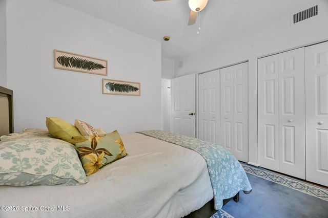 568 7th Square 101, Vero Beach, FL 32962