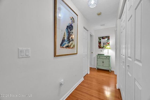 568 7th Square 101, Vero Beach, FL 32962