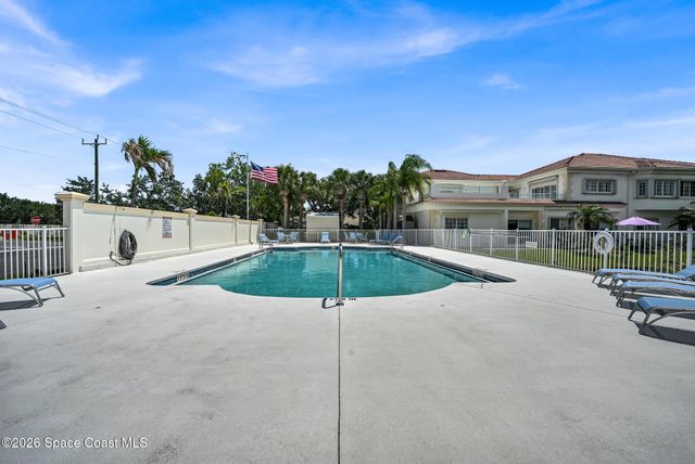 568 7th Square 101, Vero Beach, FL 32962