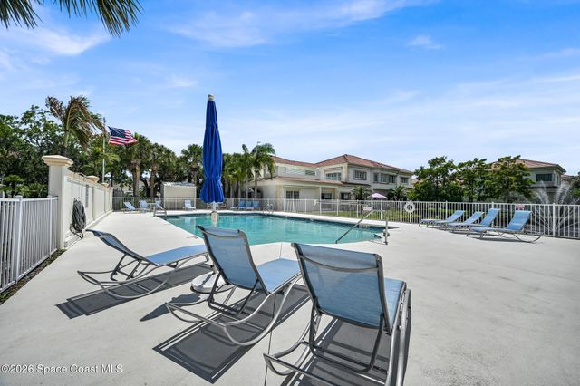 568 7th Square 101, Vero Beach, FL 32962
