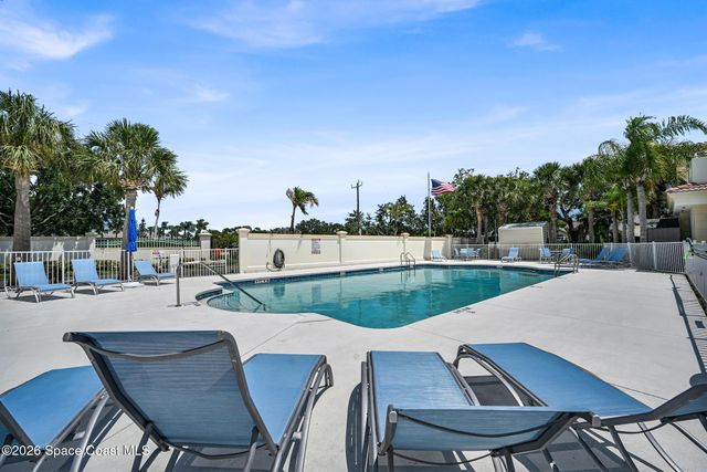 568 7th Square 101, Vero Beach, FL 32962