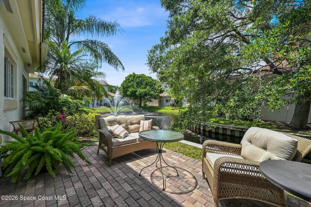 568 7th Square 101, Vero Beach, FL 32962