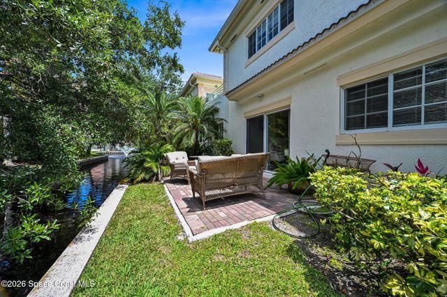 568 7th Square 101, Vero Beach, FL 32962