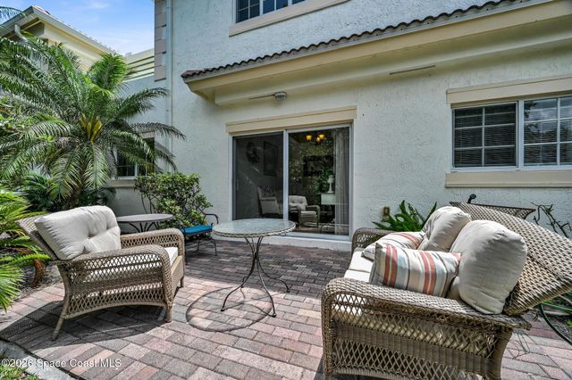 568 7th Square 101, Vero Beach, FL 32962