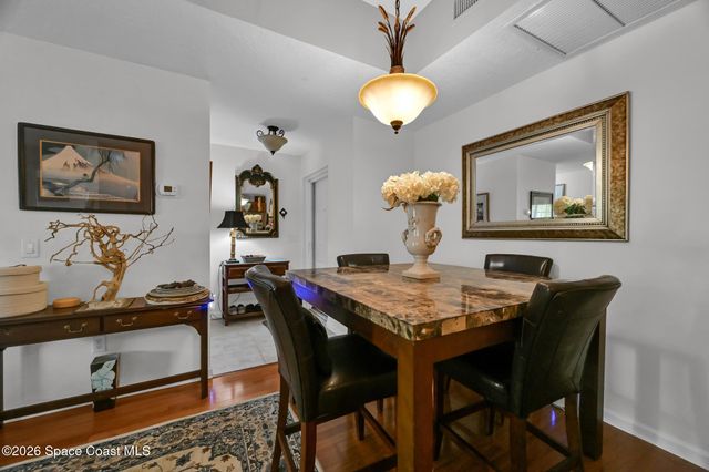 568 7th Square 101, Vero Beach, FL 32962