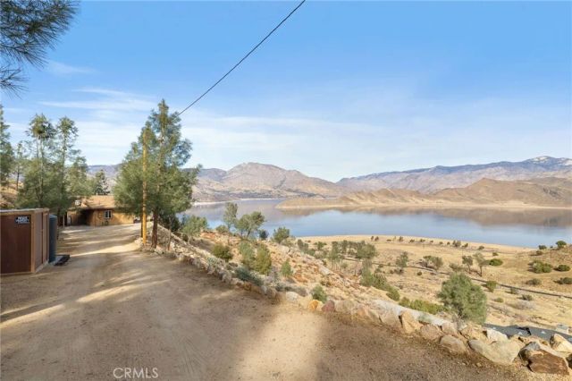 4652 Falcon Drive, Lake Isabella, CA 93240